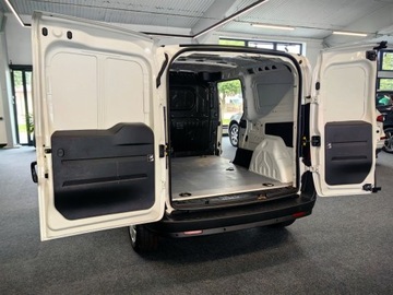 Opel Combo D Van L1 1.3 CDTI ecoFLEX 90KM 2017 OPEL COMBO 1.3 CDTI 90 KM, Klima, tempomat, zdjęcie 9