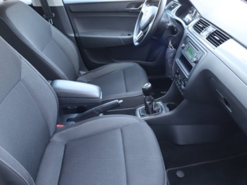 Skoda Rapid II Spaceback 1.2 TSI 105KM 2015 Skoda Rapid Spaceback 1.2 TSI, Salon Polska, zdjęcie 8