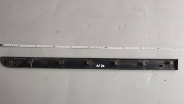 LIŠTA BOČNÍ DVEŘE PRAVÝ PŘEDNÍ RENAULT MEGANE II 1.4