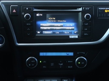 Toyota Auris II 2014 Toyota Auris Hybrid, GAZ, Automat, Navi, Klima, zdjęcie 11