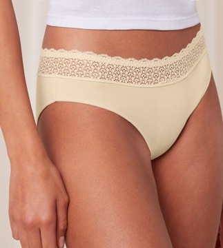 Трусики ЖЕНСКИЕ, приталенные, ГЛАДКИЕ, бежевые, Triumph Feel of Modal Tai XL