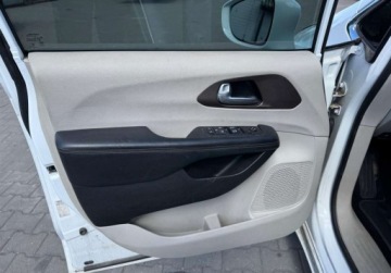 Chrysler Pacifica II 3.6 V6 291KM 2017 Chrysler Pacifica 2017 Chrysler Pacifica Touring L - w POLSCE po oplatach, zdjęcie 8
