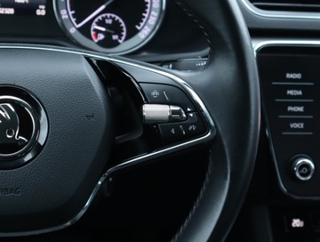 Skoda Superb III Liftback Facelifting 2.0 TDI SCR 200KM 2021 Skoda Superb 2.0 TDI, Salon Polska, Serwis ASO, zdjęcie 21