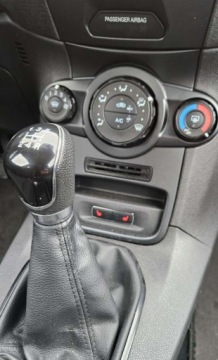 Ford Fiesta VII Hatchback 3d Facelifting 1.25 82KM 2016 Ford Fiesta 1.25 82 Klima Grzane Fotele Grzana Szyba Przod Model 2017 1.2, zdjęcie 21