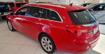 Opel Insignia I Sports Tourer 2.0 CDTI ECOTEC 160KM 2013 Opel Insignia 2.0 CDTI 160KM Sports Tourer 2.0 Diesel 160KM, zdjęcie 1