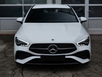Mercedes CLA C118/X118 Coupe Facelifting 1.3 200 163KM 2025 MERCEDES-BENZ CLA 200 AMG Line Sedan 1.3 (163KM) 2025, zdjęcie 1