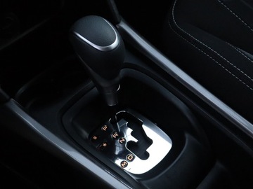 Peugeot 2008 I SUV Facelifting 1.2 PureTech 110KM 2017 Peugeot 2008 1.2 PureTech, Salon Polska, zdjęcie 14