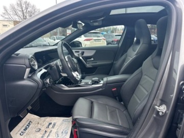 Mercedes Klasa A W177/V177 Hatchback AMG 2.0 A35 306KM 2019 Mercedes-Benz Klasa A 35 AMG 4 MATIC Night PakietPremium PlusBurmesterSalo, zdjęcie 13