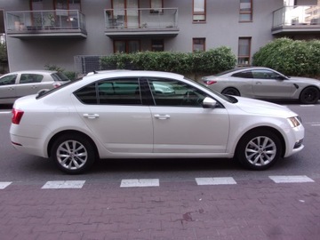 Skoda Octavia III Liftback Facelifting 2.0 TDI 150KM 2019 Skoda Octavia III 2.0 TDI Automat, zdjęcie 12