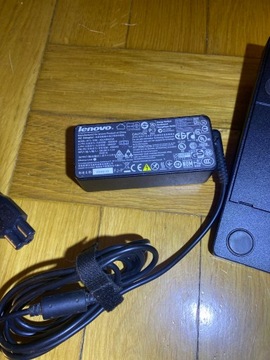 Док-станция Lenovo 40A1 с ключом + оригинальный блок питания 45 Вт с кабелем питания.