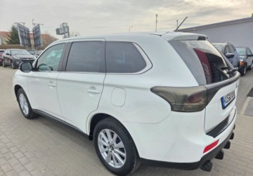 Mitsubishi Outlander III SUV Facelifting 2015 2.0 MIVEC 150KM 2015 Mitsubishi Outlander 2.0Benz 150KM Kamera ALU Temp Grz.Fotele Serwis Oplat, zdjęcie 3