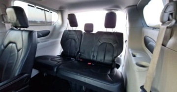 Chrysler Pacifica II 3.6 V6 291KM 2020 Chrysler Pacifica 3.6 V6 291KM Skora LED El. DrzwiKlapa 3.6 Benzyna 291KM, zdjęcie 9