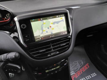 Peugeot 2008 I SUV Facelifting 1.2 PureTech 130KM 2017 Peugeot 2008 GT-Line Navi Kamera Klimatronik Grip Control Sensor PDC Alu, zdjęcie 20