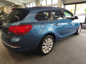 Opel Astra J Sports Tourer Facelifting 1.4 Turbo ECOTEC 140KM 2015 Opel Astra 1.4 turbo, Auto po dużym serwisie, zdjęcie 3