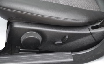 Mercedes Klasa C W204 Kombi T204 1.8 180 CGI BlueEFFICIENCY 156KM 2010 Mercedes-Benz Klasa C 180 CGI Avangarde Automat Benzyna 1.8 Benzyna 156KM, zdjęcie 20