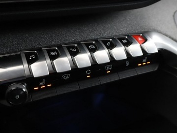 Peugeot 5008 II Crossover 1.5 BlueHDI 130KM 2018 Peugeot 5008 Allure skóra 7-os. navi kamera, zdjęcie 27