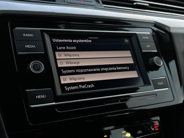 Volkswagen Passat B8 Variant Facelifting 1.5 TSI EVO 150KM 2021 Volkswagen Passat Podgrzewane fotele | APP | Tempo, zdjęcie 25