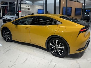 Toyota Prius V (XW60) 2.0  Hybrid Dynamic Force Plug-in 223KM 2025 Od ręki - Prestige 2.0 Hybrid Plug-in 223KM | Podgrzewane fotele!, zdjęcie 1