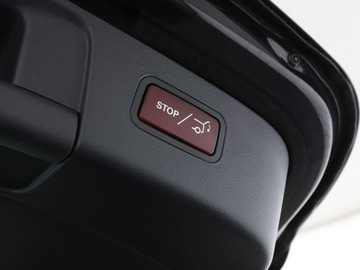 Mercedes GLA I Off-Roader Facelifting 1.6 200 156KM 2019 Mercedes GLA 200 Automat Navi Kamera cofania, zdjęcie 35