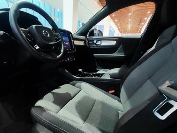 Volvo XC40 Crossover Facelifting 2.0 B3 163KM 2025 VOLVO XC40 B3 Plus Dark Suv 2.0 (163KM) 2025, zdjęcie 5