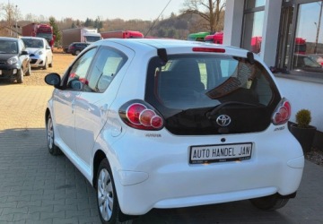 Toyota Aygo I Hatchback 5d Facelifting 1.0 VVT-i 68KM 2012 Toyota Aygo 1,0 Klima 68 km Benzyna 68KM, zdjęcie 3