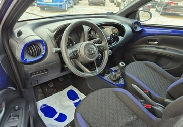 Toyota Aygo X 1.1 VVT-i 72KM 2022 Toyota Aygo X SalonPolska Tylko 4500 Km PelenSerwis JakNowy Benzyna, zdjęcie 13