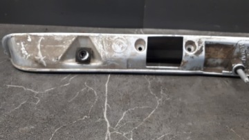 8D5827576B Audi A4 B5 крышка заднего клапана