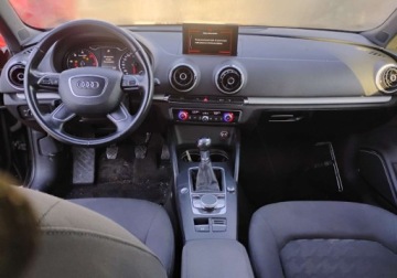 Audi A3 8V Hatchback 3d 1.6 TDI clean diesel 110KM 2015 Audi A3 Sportback 112015r, 1.6 TDI. Uszkodzony prawy przod. Poobijany. Jez, zdjęcie 5