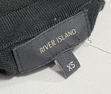 56 czarna River island ciepła nowoczesna polo XS oryginalna sweterkowa