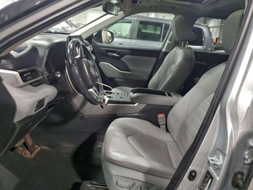 Toyota Highlander III 2022 Toyota Highlander Hybrid XLE 2022 2.5 Hybryda 243KM, zdjęcie 7