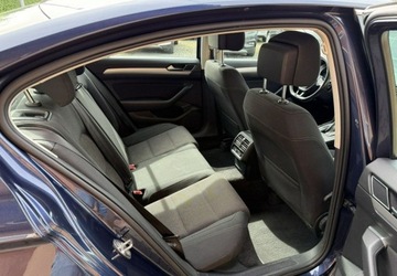 Volkswagen Passat B8 Limousine 1.8 TSI BlueMotion Technology 180KM 2017 Volkswagen Passat 1,8 TSI 180KM Klimatronik Kola latozima 1.8 Benzyna, zdjęcie 23