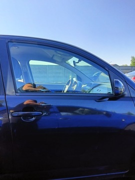 DAIHATSU SIRION L 2005-13 DVEŘE PRAVÉ PŘEDNÍ KÓD LAK X07