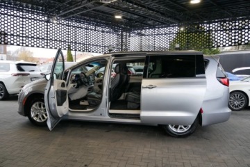 Chrysler Pacifica II 2020 Chrysler Pacifica Touring L 3.6L Pentastar V6 287KM StowN Go S Kamera 7os, zdjęcie 5