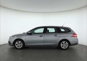 Peugeot 308 II SW Facelifting 1.5 BlueHDI 130KM 2019 Peugeot 308 1.5 BlueHDi, Salon Polska, zdjęcie 2