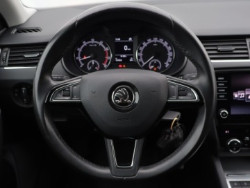 Skoda Octavia III Liftback Facelifting 1.5 TSI ACT 150KM 2019 Skoda Octavia 1.5 TSI, Salon Polska, Klima, zdjęcie 15