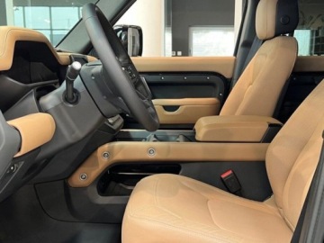 Land Rover Defender IV (L663) Hard Top 90 3.0D R6 250KM 2025 Defender 110 D250 X-Dynamic HSE 3.0 (250KM) 2025, zdjęcie 4