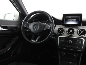 Mercedes GLA I Off-roader 2.0 250 211KM 2016 Mercedes GLA 250 Automat Sensation Panorama, zdjęcie 15