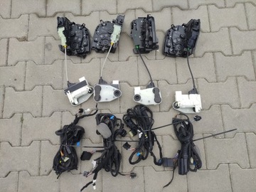 ZAMKI DOCIAG DRZWI SOFT CLOSE BMW XM G09