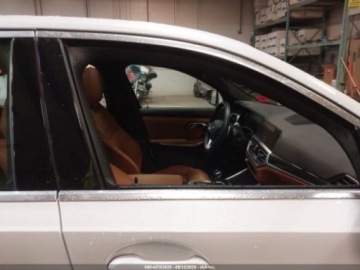 BMW Seria 3 G20-G21 2022 BMW Seria 3 330i xdrive 2.0 Benzyna 255KM, zdjęcie 10