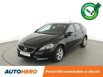 Volvo V40 II Cross Country 2.0 D2 DRIVE-E 120KM 2015 Volvo V40 klima auto czujniki parkowania