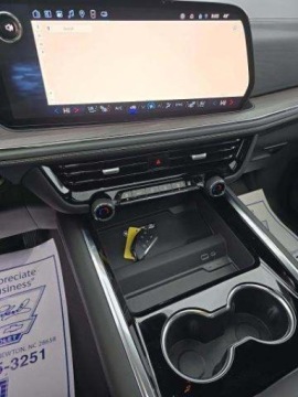 Chevrolet Suburban GMT900 2025 Chevrolet Suburban Premier 1LZ 2025 5.3 Benzyna 355KM, zdjęcie 8