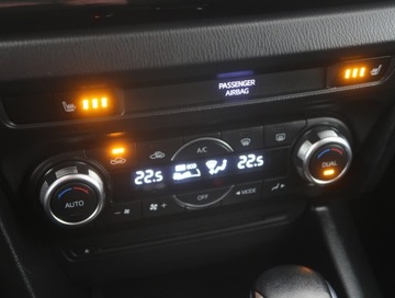 Mazda 3 III Hatchback  2.0 SKYACTIV-G 120KM 2015 Mazda 3 2.0 Skyactiv-G, Salon Polska, Automat, zdjęcie 11