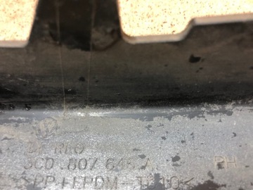 LIŠTA NÁRAZNÍKU PRAVÝ PŘEDNÍ VW PASSAT B6 3C0807646A