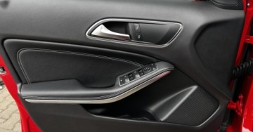 Mercedes GLA I Off-Roader Facelifting 1.6 200 156KM 2019 Mercedes-Benz GLA Salon PL Od Dealera Czujniki Tempomat CarPlay Android FV, zdjęcie 8