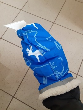 Скребок для окон с перчаткой