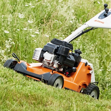 Бензиновая газонокосилка RM 443 STIHL.