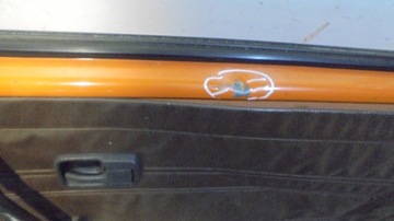 DVEŘE PŘEDNÍ PRAVÉ VOLKSWAGEN TRANSPORTER T3 79-