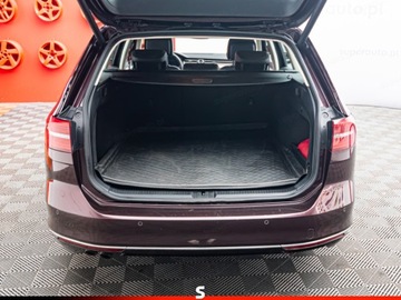 Volkswagen Passat B8 Variant 2.0 TDI BlueMotion SCR 190KM 2017 Od ręki - VOLKSWAGEN Passat 2.0 TDI Highline Combi 190KM 2017, zdjęcie 26