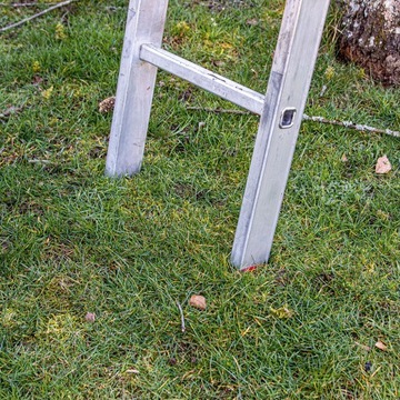 ПРОТИВОСКОЛЬЗЯЩАЯ ПОДКЛАДКА ДЛЯ ЛЕСТНИЦЫ