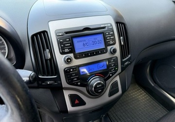 Hyundai i30 I Hatchback 1.4 109KM 2010 Hyundai i30 Rej.03.2011 1,4 109KM LPG Klimatronik 1.4 BenzynaLPG 109KM, zdjęcie 17